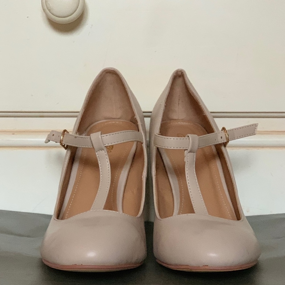 Journee Collection pumps
